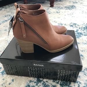 NWT Double Side Zip Booties by Dolce Vita